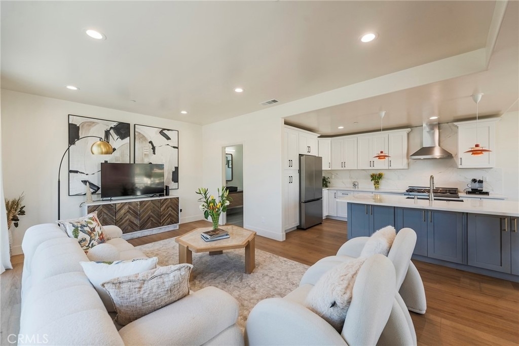 712 N Chestnut Avenue - Photo 10