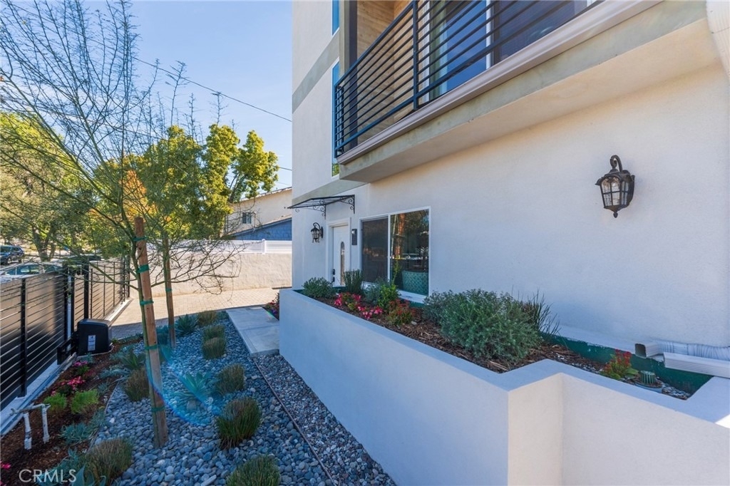 712 N Chestnut Avenue - Photo 4