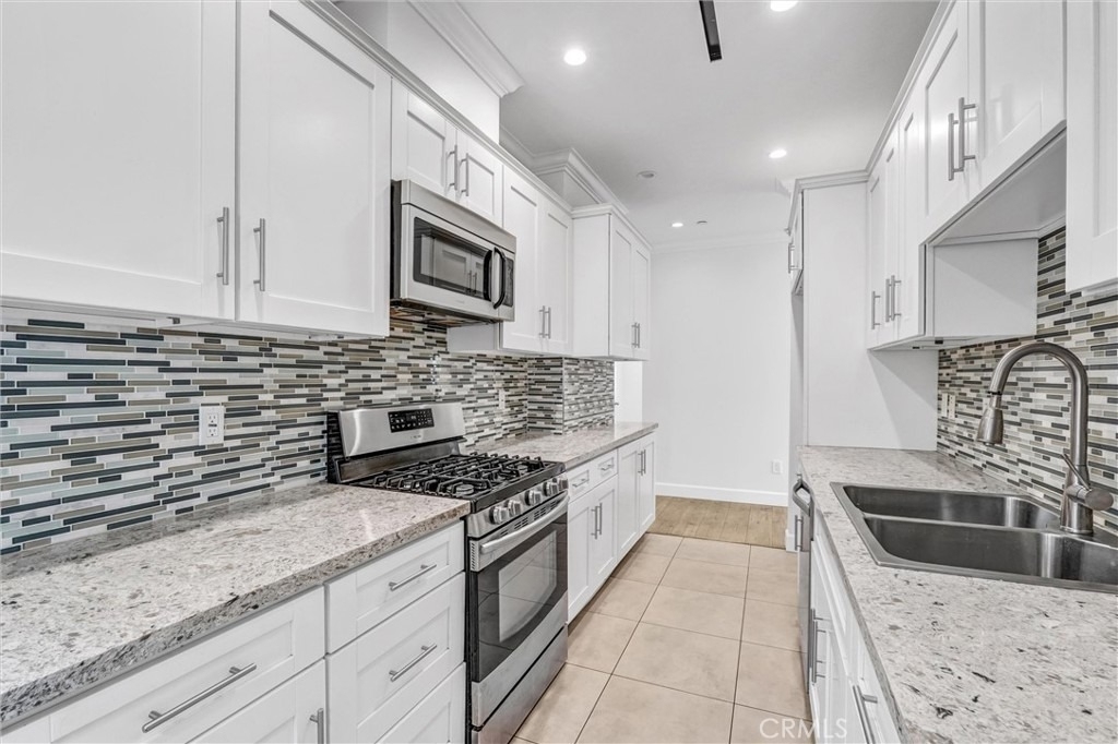 6711 Clybourn - Photo 16