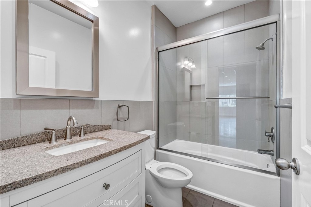 6711 Clybourn - Photo 24