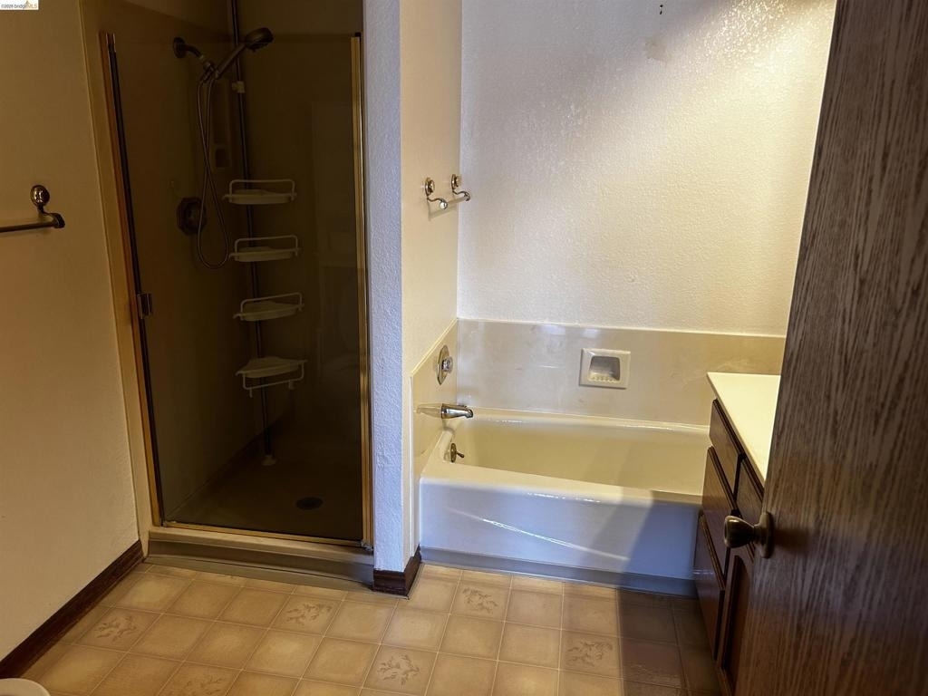 5593 Drakes Dr - Photo 9