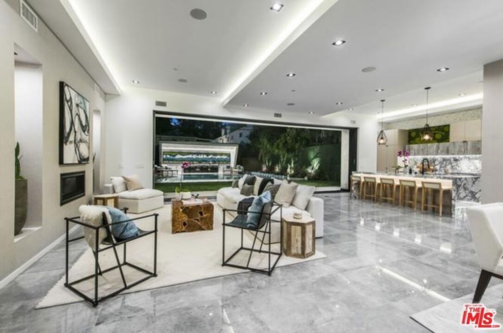 11241 Blix Street - Photo 4