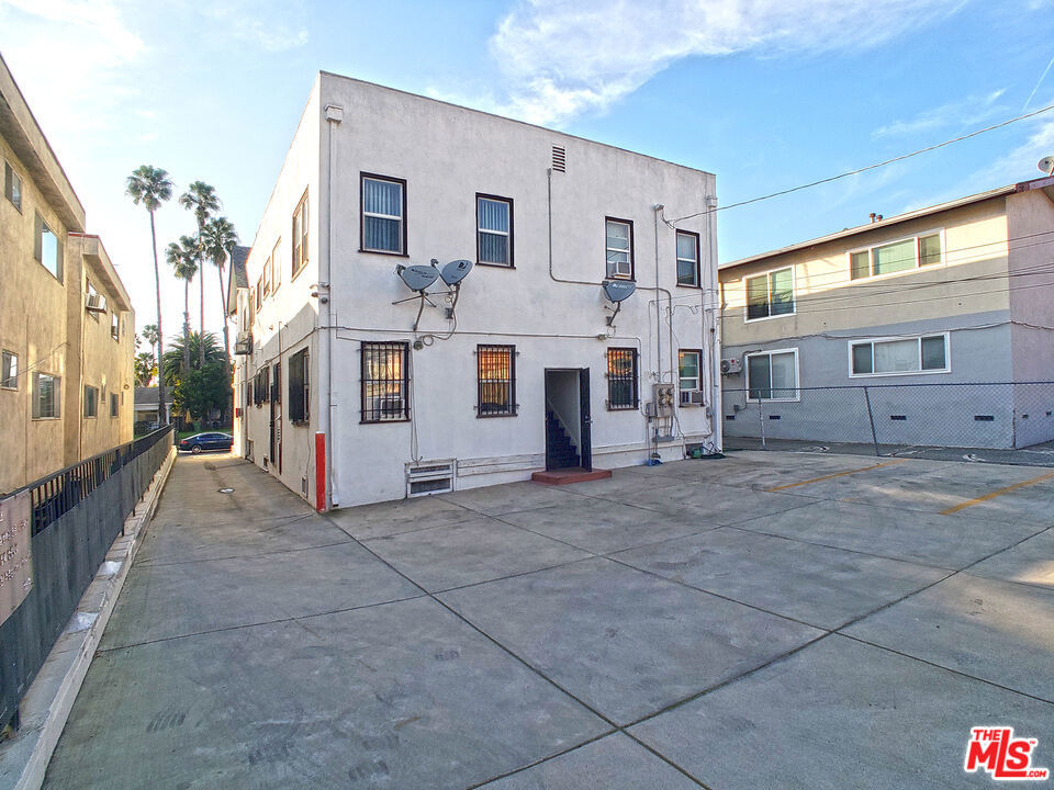 336 S Wilton Place - Photo 15