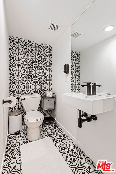 717 Huntley Drive - Photo 4