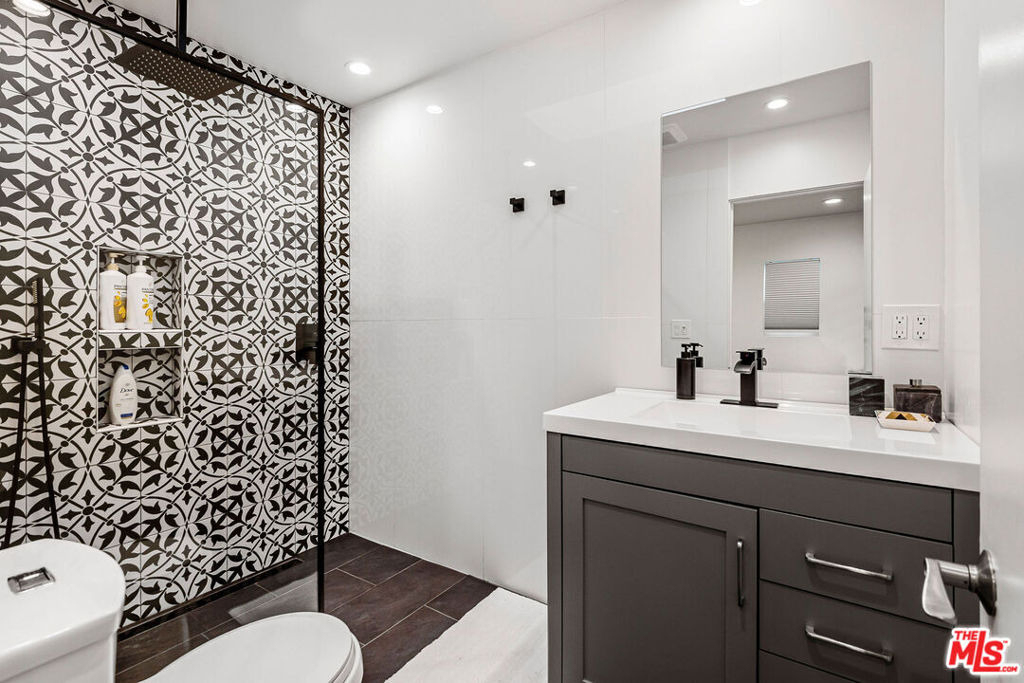 717 Huntley Drive - Photo 8