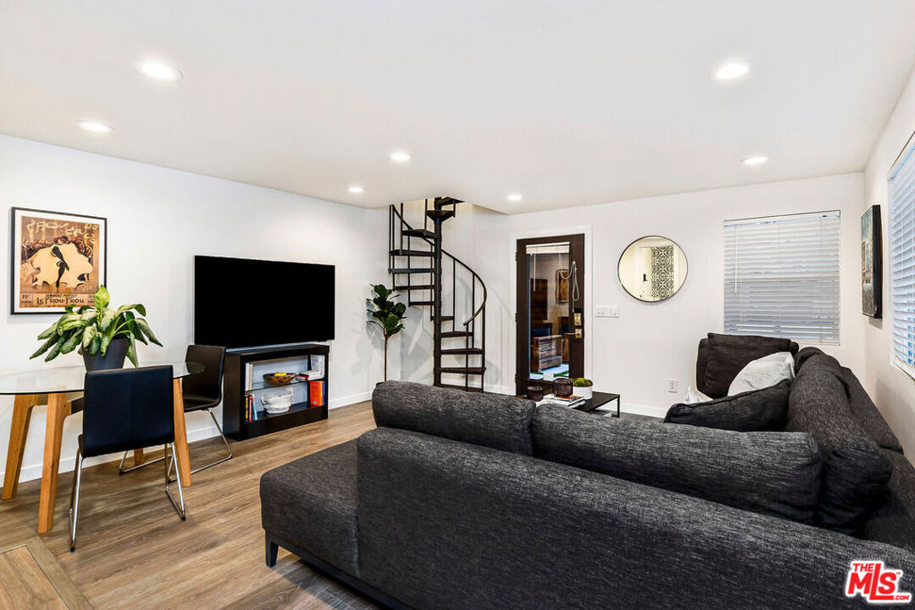 717 Huntley Drive - Photo 1