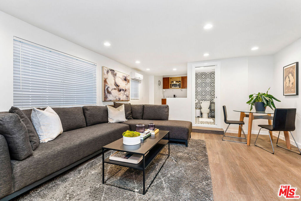 717 Huntley Drive - Photo 2