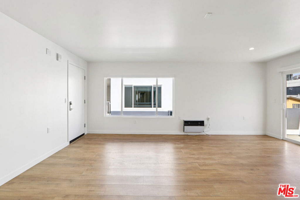 1422 Tamarind Avenue - Photo 22