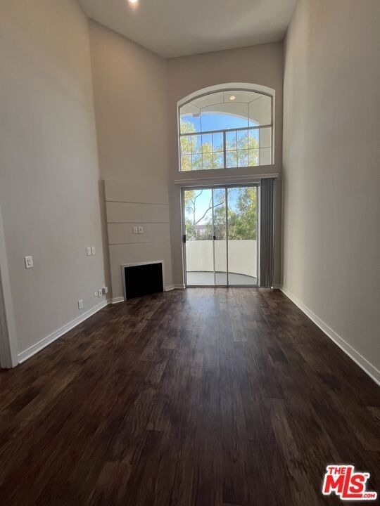 7660 Beverly Boulevard - Photo 6