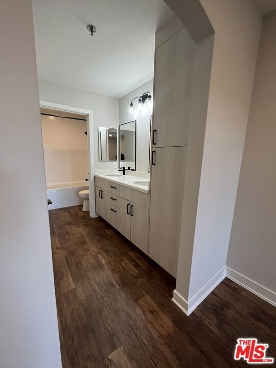 7660 Beverly Boulevard - Photo 3