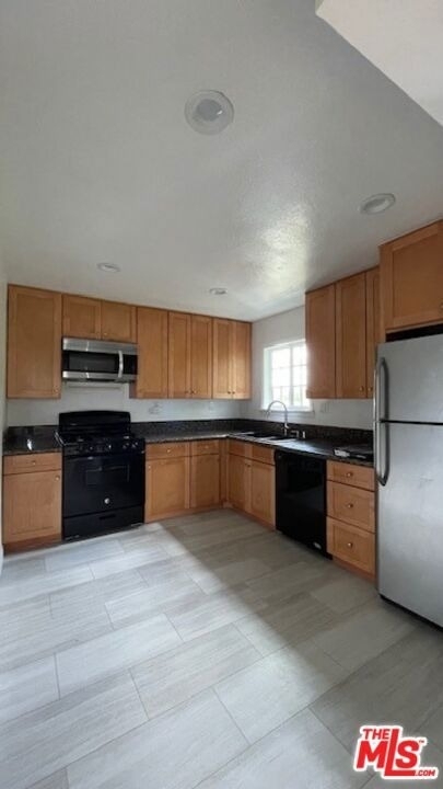 4112 Ocean View Boulevard - Photo 5