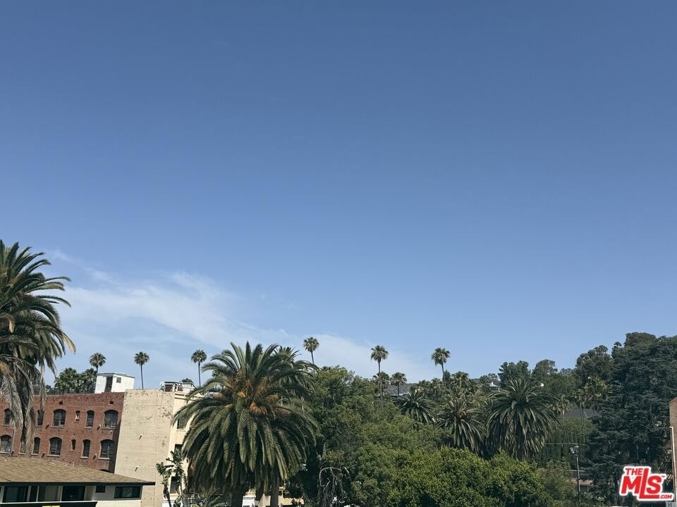 1816 N Gramercy Place - Photo 15