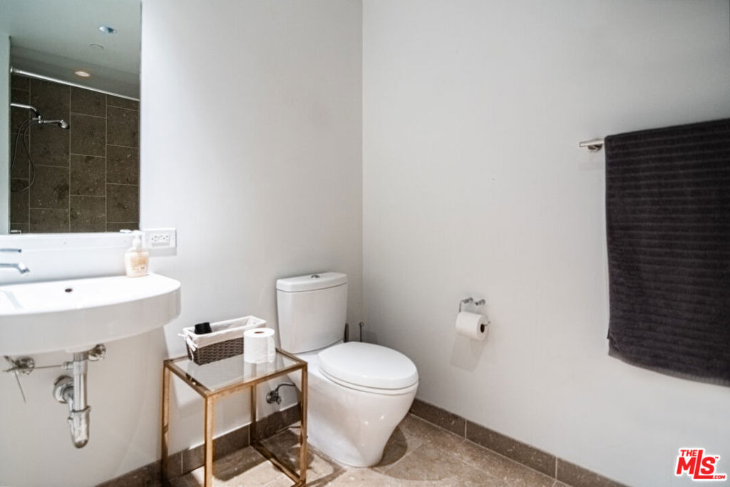 6250 Hollywood Boulevard - Photo 8
