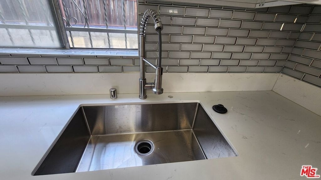 4732 Elmwood Avenue - Photo 12