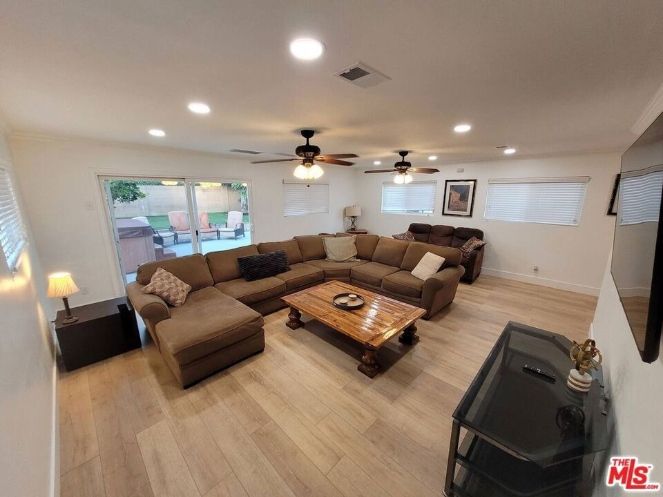 335 S California Street - Photo 14