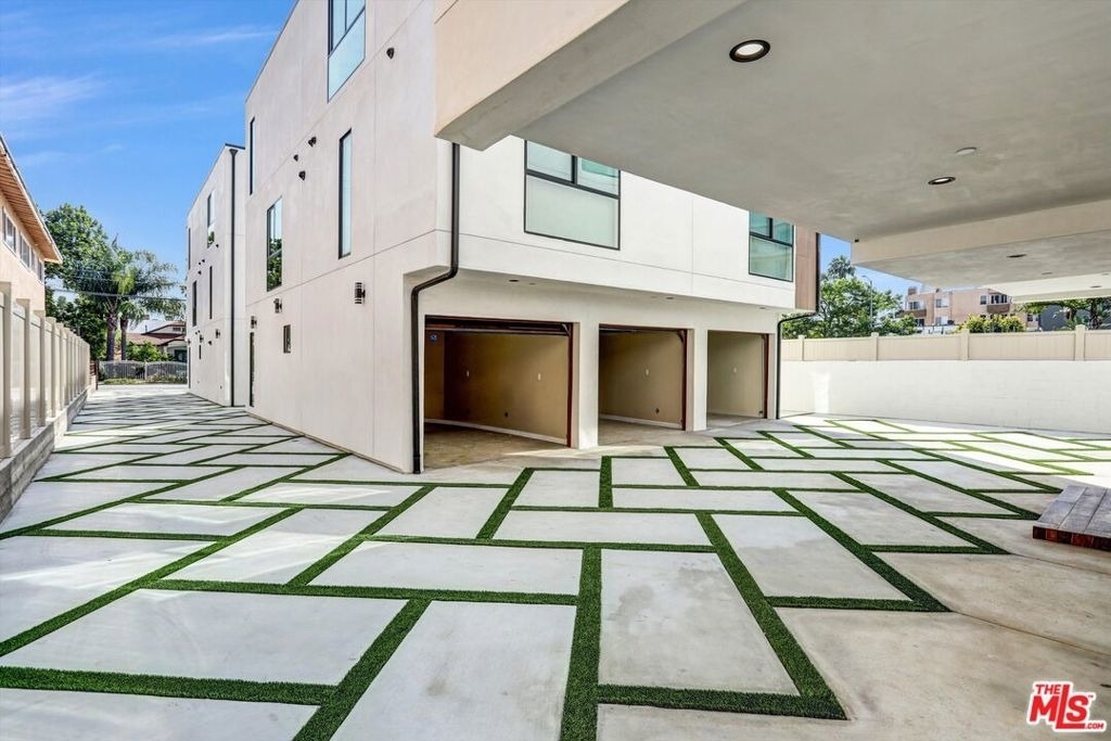 1305 N Sycamore Avenue - Photo 11