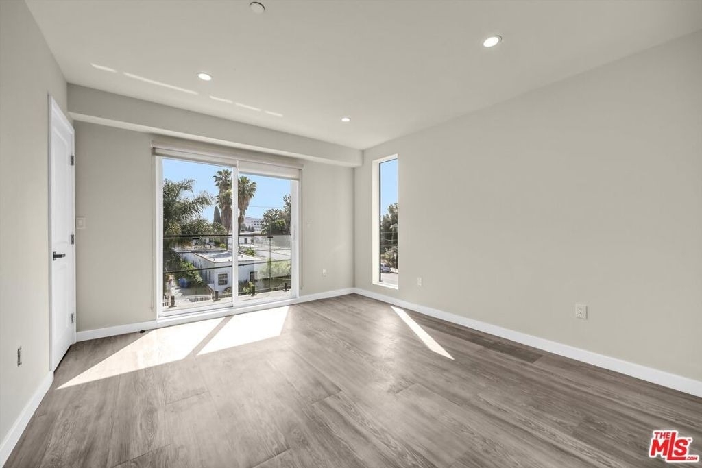 1305 N Sycamore Avenue - Photo 7