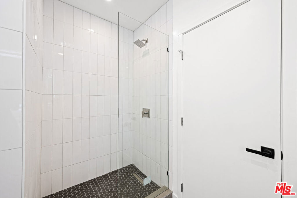 1246 N Formosa Avenue - Photo 17