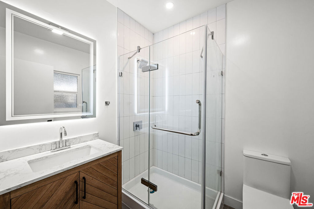 1246 N Formosa Avenue - Photo 9