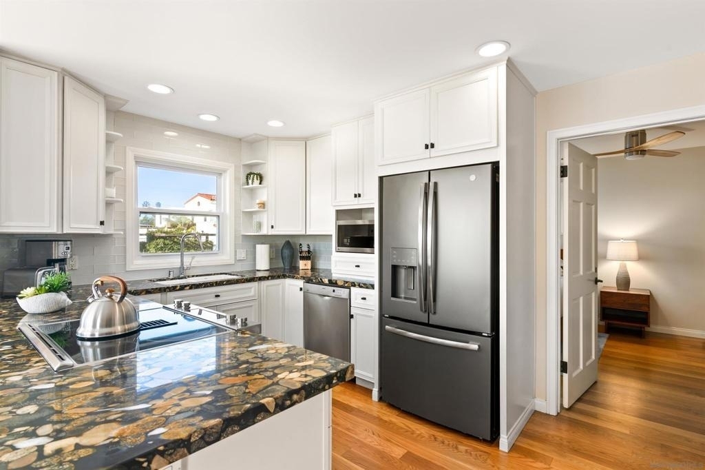 253 Gravilla Street - Photo 5