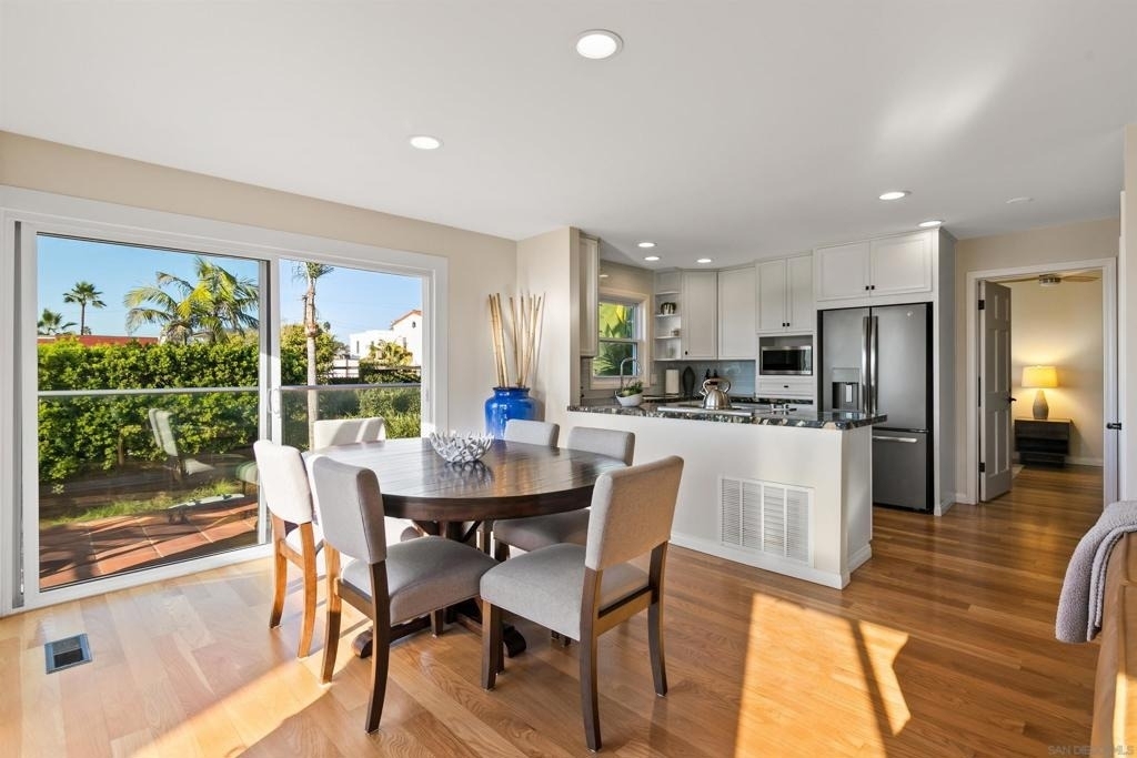 253 Gravilla Street - Photo 2