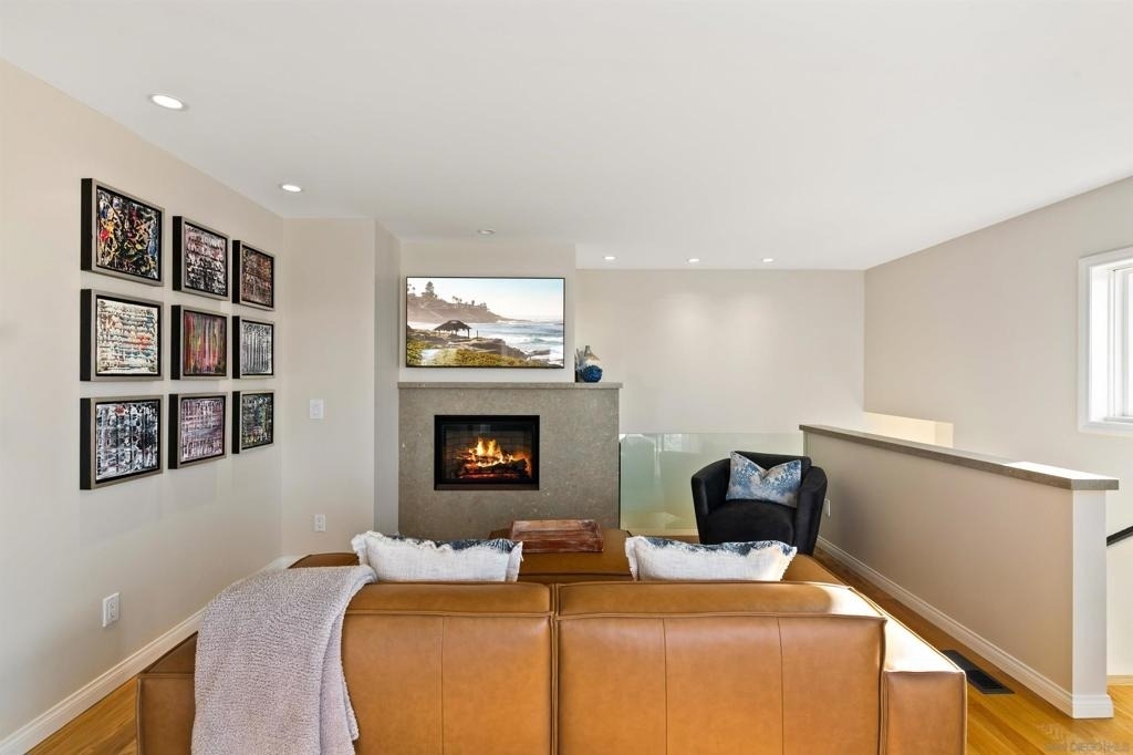 253 Gravilla Street - Photo 3