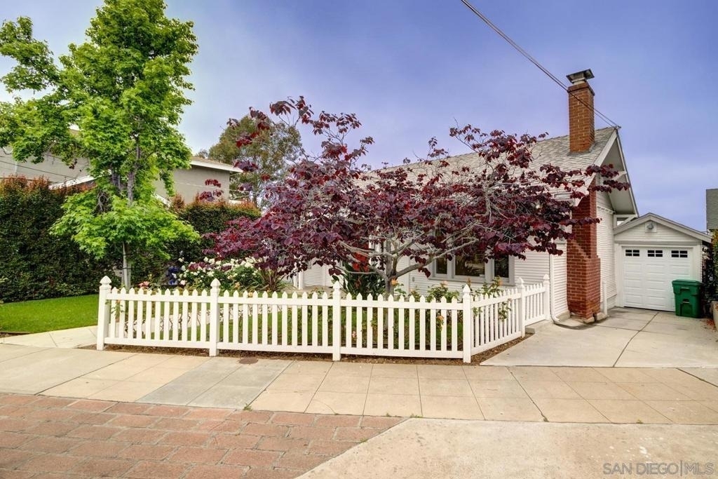 1336 Bush St - Photo 2