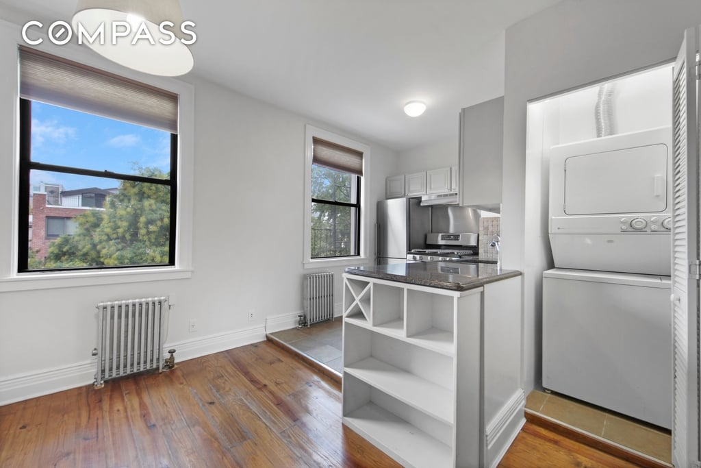 Douglass Street - Photo 2