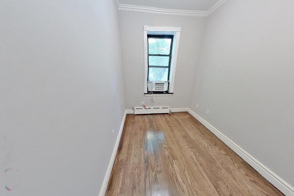 East 32nd Street - Photo 4