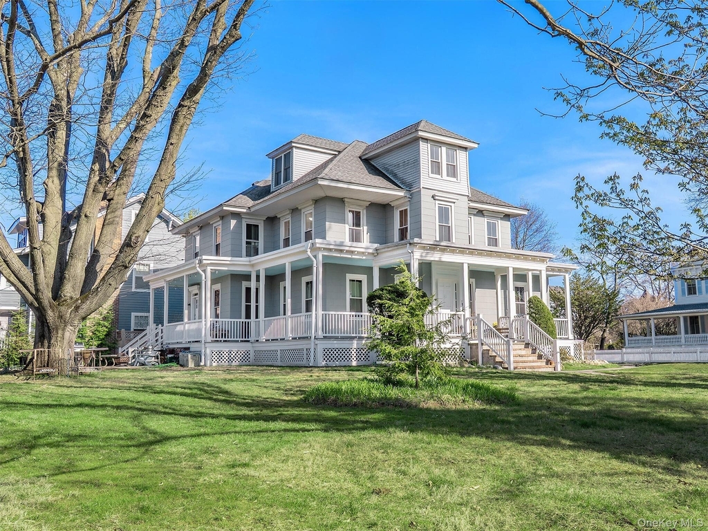 26 Summit Avenue - Photo 1