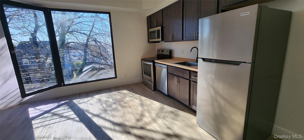 50 Roosevelt Avenue - Photo 5