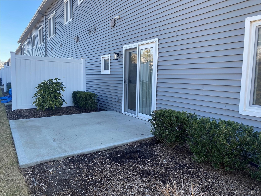 515 Jackson Avenue - Photo 1