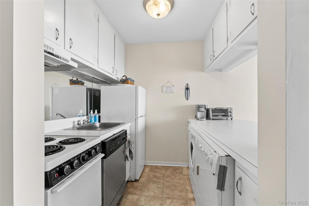 274 Dune Road - Photo 5