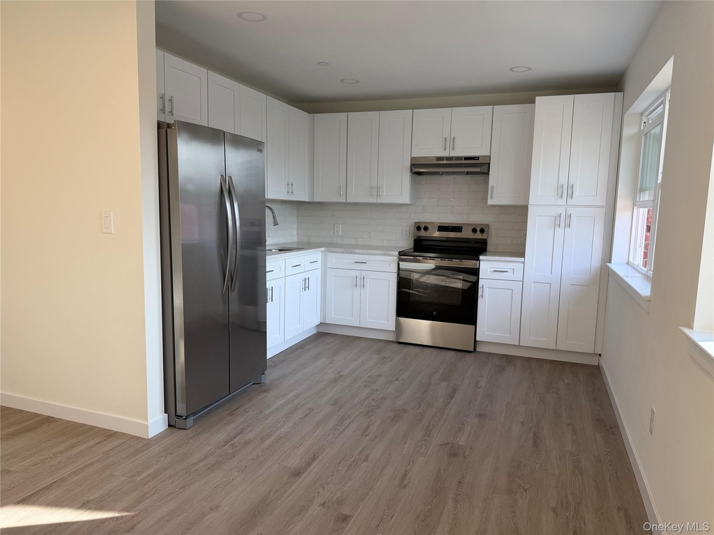 5 Colonial Drive - Photo 2