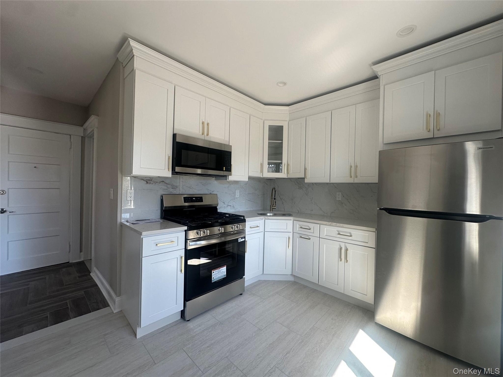 55 Sea Cliff Avenue - Photo 2