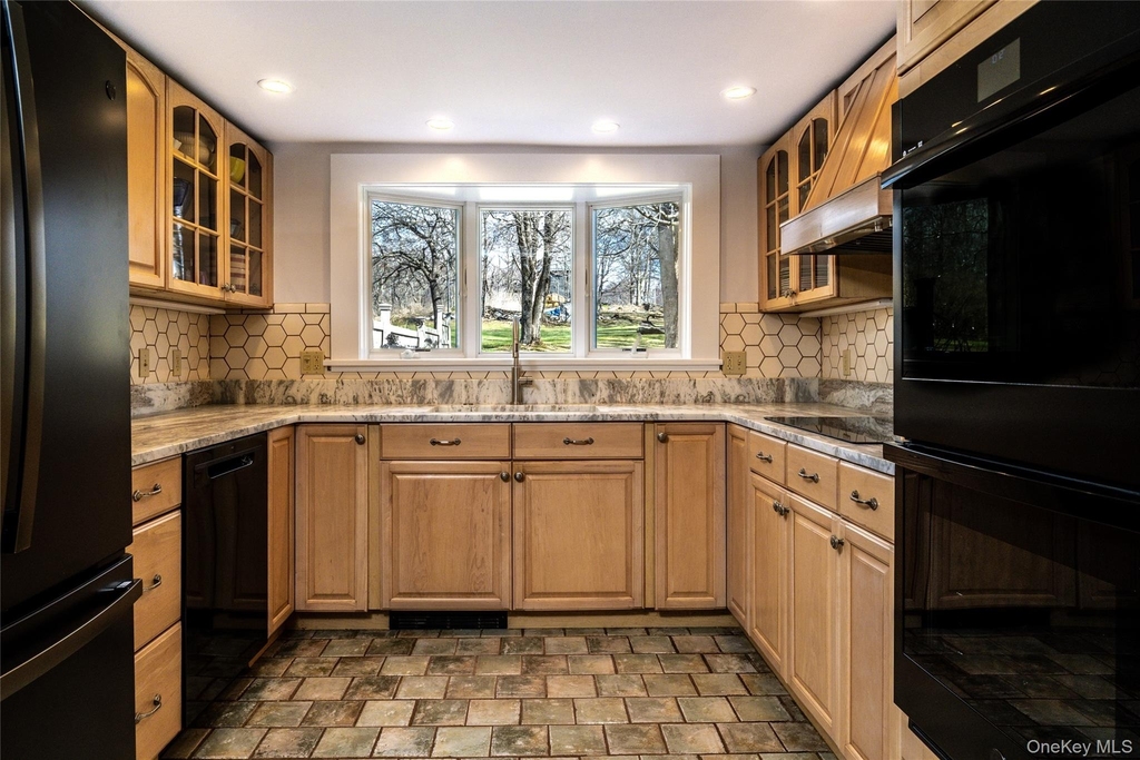 163 E Street - Photo 1