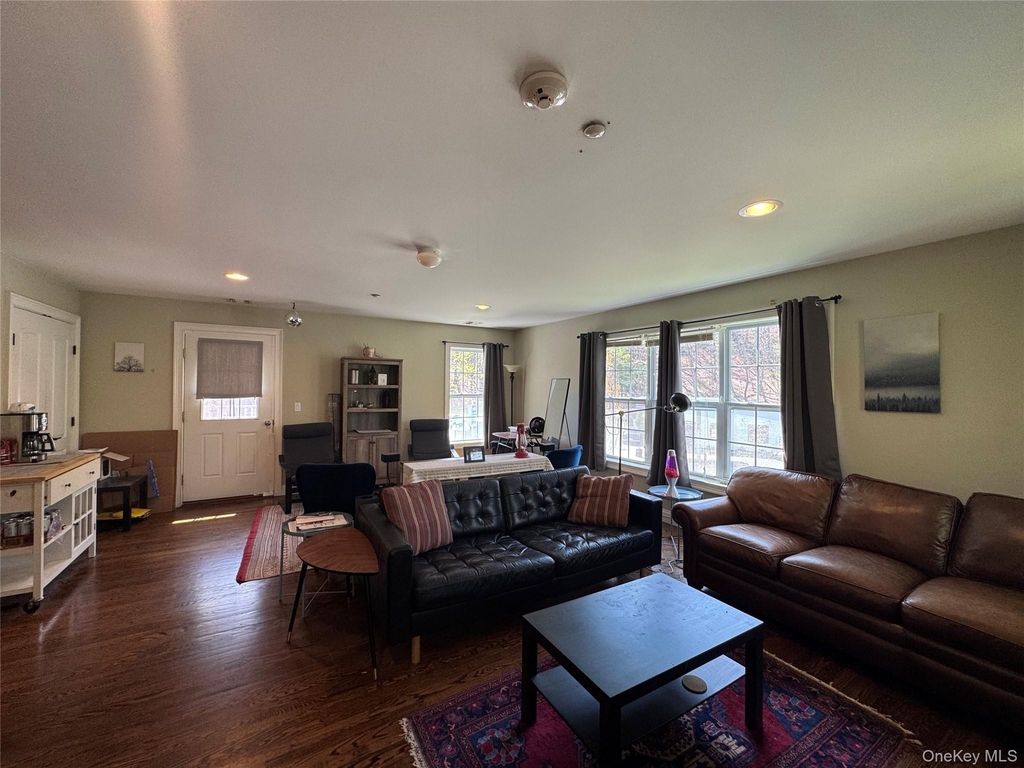 907 Main Street - Photo 14