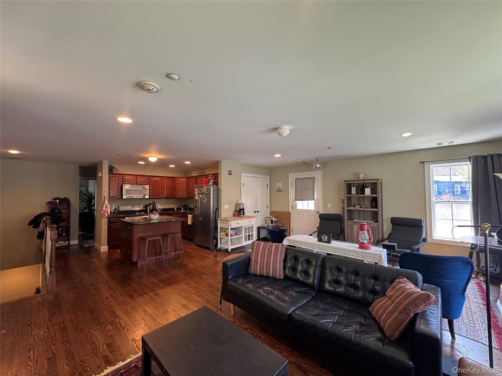 907 Main Street - Photo 12