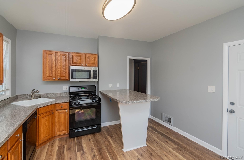 15 Taylor Avenue - Photo 2