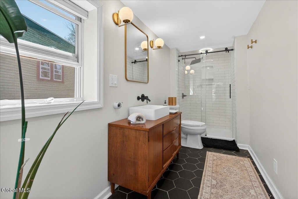 106 Van Dam Street - Photo 3