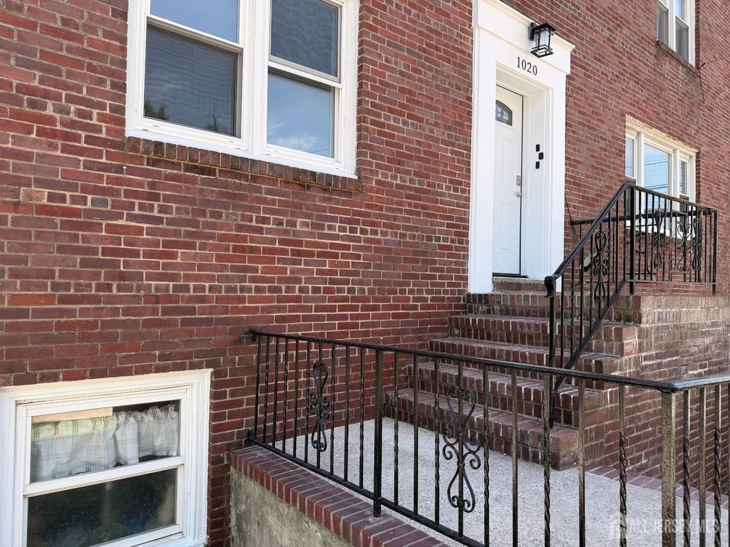 1020 Raritan Avenue - Photo 20