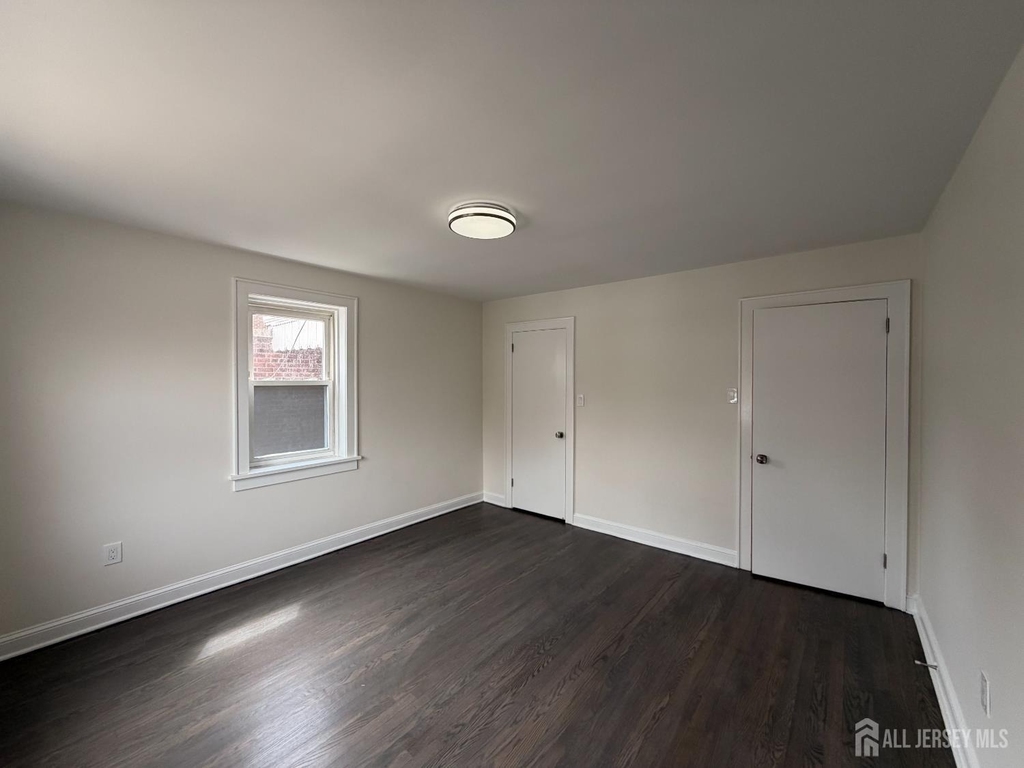 1020 Raritan Avenue - Photo 0