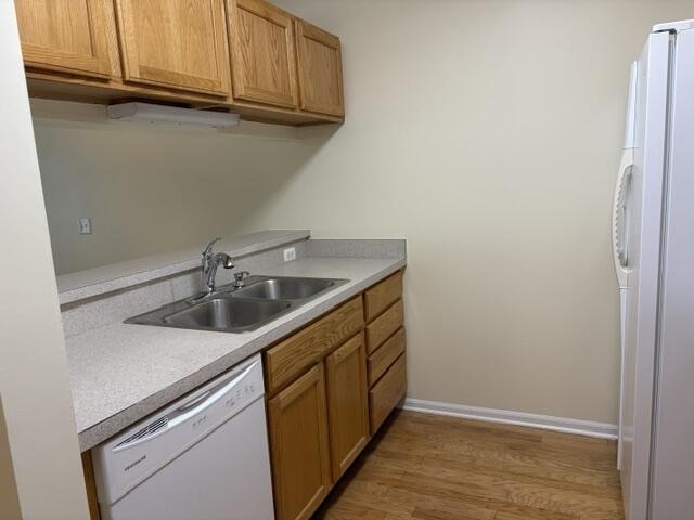 2736 S Knightsbridge Circle - Photo 3