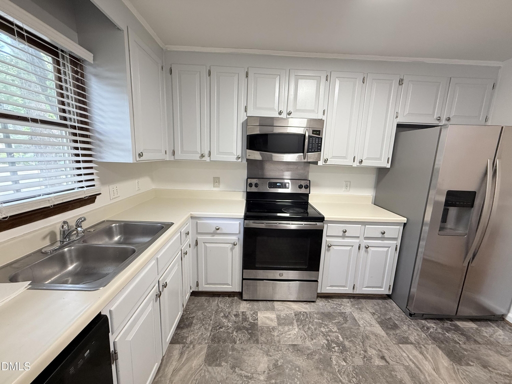 5544 Sharpe Drive - Photo 8