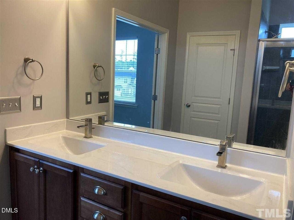 213 Churment Court - Photo 8