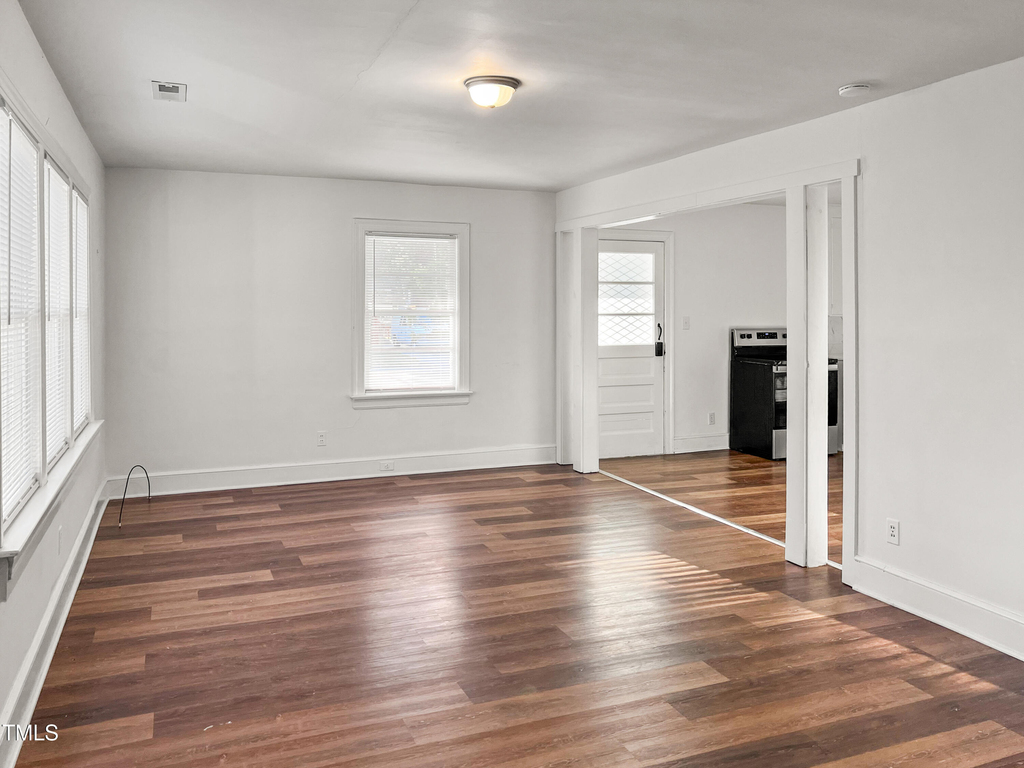1800 Rosewood Avenue - Photo 8