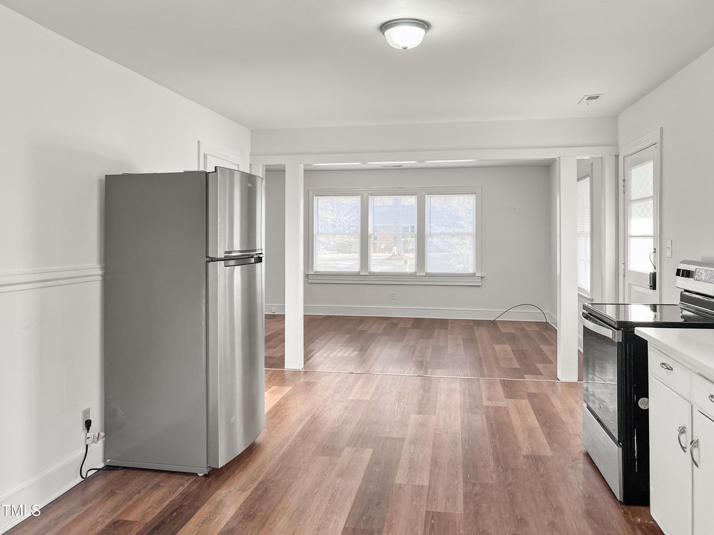 1800 Rosewood Avenue - Photo 11
