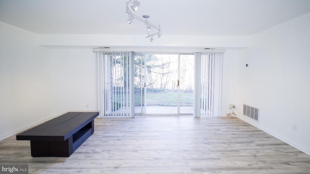 11602 Vantage Hill - Photo 12