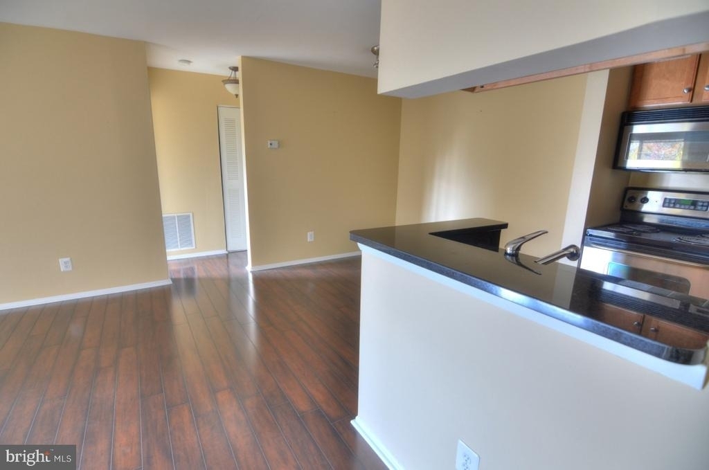 1793 Jonathan Way - Photo 4
