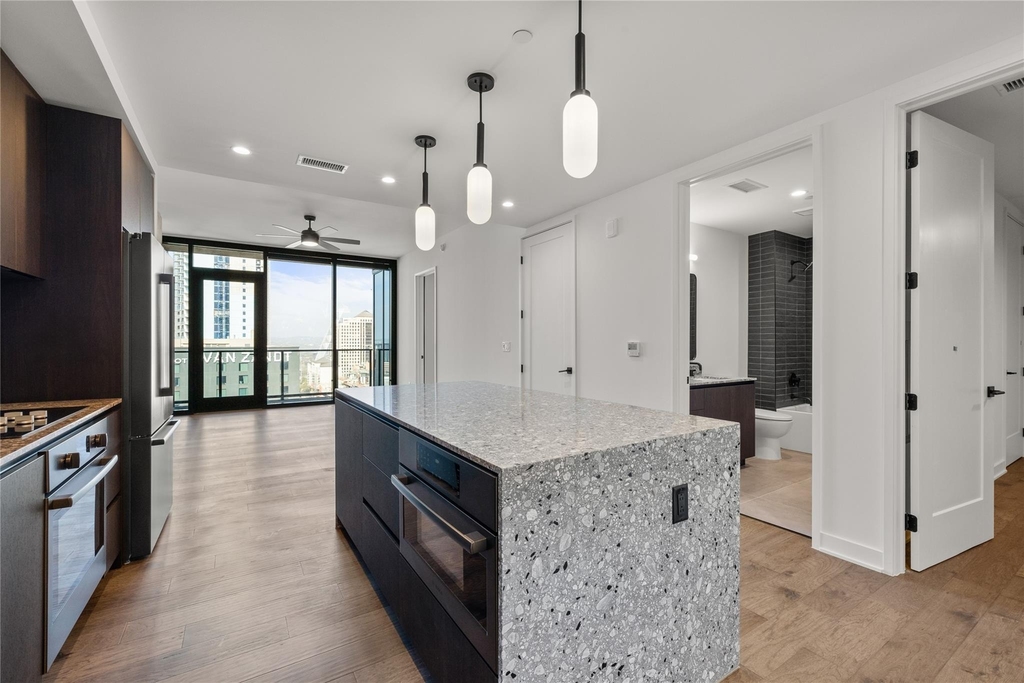 84 East Ave - Photo 2